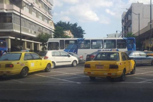 Multas por bloqueo de tránsito en intersecciones de Guayaquil